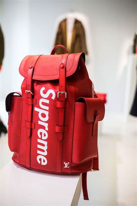 louis vuitton supreme shoes price|Louis Vuitton x supreme cartera.